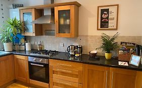 True Colours Apartment In Central Location
