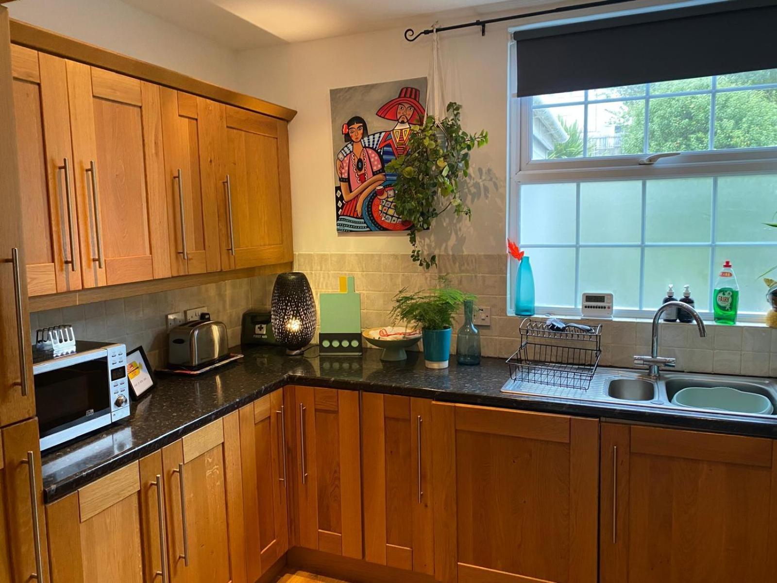 True Colours Apartment In Central Location Bangor  Exterior photo
